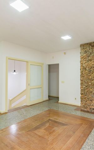 Casa para alugar com 250m², 4 quartos e 5 vagas