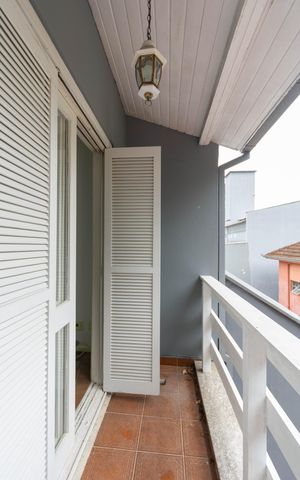 Casa para alugar com 250m², 4 quartos e 5 vagas