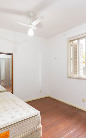 Casa para alugar com 250m², 4 quartos e 5 vagas