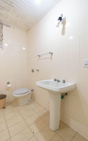 Casa para alugar com 250m², 4 quartos e 5 vagas