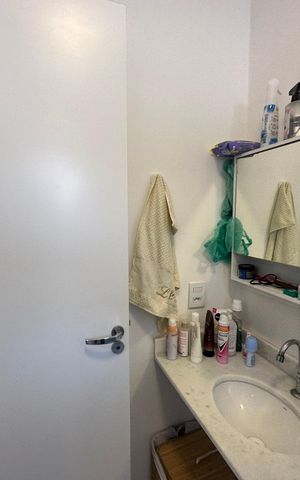 Casa de condomínio à venda com 112m², 3 quartos e 2 vagas Casa de condomínio à venda com 112m², 3 quartos e 2 vagasBanheiro da Suíte