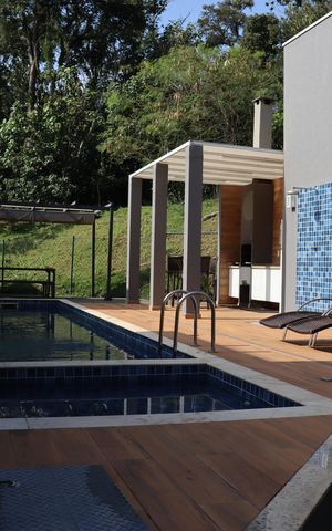 Casa de condomínio à venda com 112m², 3 quartos e 2 vagas Casa de condomínio à venda com 112m², 3 quartos e 2 vagasÁrea comum - Piscina