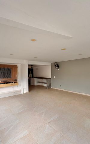 Casa de condomínio à venda com 203m², 5 quartos e 3 vagas Casa de condomínio à venda com 203m², 5 quartos e 3 vagasÁrea comum