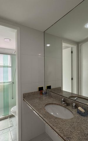 Casa de condomínio à venda com 203m², 5 quartos e 3 vagas Casa de condomínio à venda com 203m², 5 quartos e 3 vagasBanheiro Suítes Canadenses