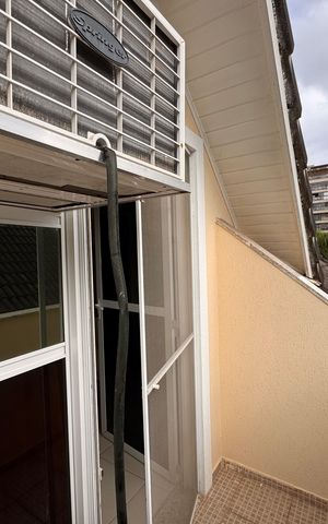 Casa de condomínio à venda com 203m², 5 quartos e 3 vagas Casa de condomínio à venda com 203m², 5 quartos e 3 vagasSuíte 5 - Varanda