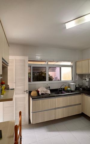 Casa de condomínio à venda com 203m², 5 quartos e 3 vagas Casa de condomínio à venda com 203m², 5 quartos e 3 vagasCozinha