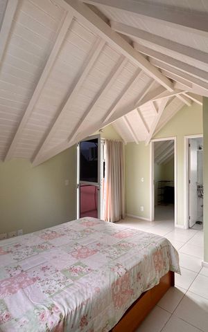 Casa de condomínio à venda com 203m², 5 quartos e 3 vagas Casa de condomínio à venda com 203m², 5 quartos e 3 vagasSuíte 5
