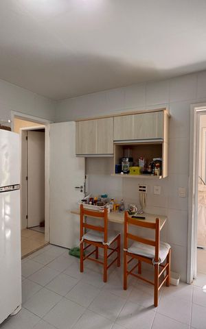 Casa de condomínio à venda com 203m², 5 quartos e 3 vagas Casa de condomínio à venda com 203m², 5 quartos e 3 vagasCozinha