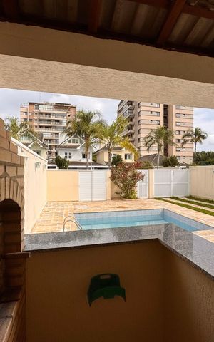 Casa de condomínio à venda com 203m², 5 quartos e 3 vagas Casa de condomínio à venda com 203m², 5 quartos e 3 vagasÁrea externa