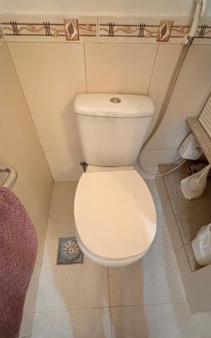 Casa de condomínio à venda com 203m², 5 quartos e 3 vagas Casa de condomínio à venda com 203m², 5 quartos e 3 vagasLavabo