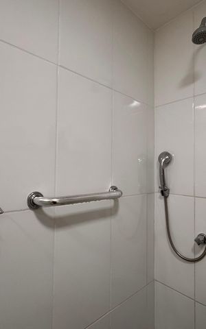 Casa de condomínio à venda com 203m², 5 quartos e 3 vagas Casa de condomínio à venda com 203m², 5 quartos e 3 vagasSuíte 1 - Banheiro