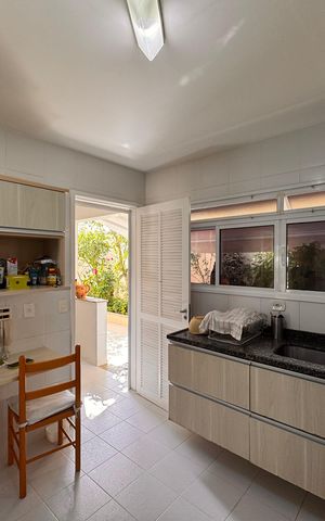 Casa de condomínio à venda com 203m², 5 quartos e 3 vagas Casa de condomínio à venda com 203m², 5 quartos e 3 vagasCozinha