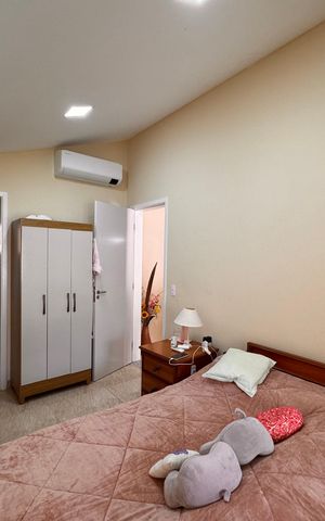 Casa de condomínio à venda com 203m², 5 quartos e 3 vagas Casa de condomínio à venda com 203m², 5 quartos e 3 vagasSuíte 1
