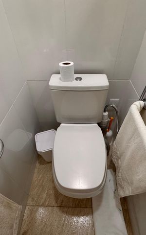 Casa de condomínio à venda com 203m², 5 quartos e 3 vagas Casa de condomínio à venda com 203m², 5 quartos e 3 vagasSuíte 1 - Banheiro