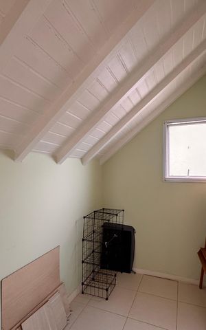 Casa de condomínio à venda com 203m², 5 quartos e 3 vagas Casa de condomínio à venda com 203m², 5 quartos e 3 vagasSuíte 5 - Closet