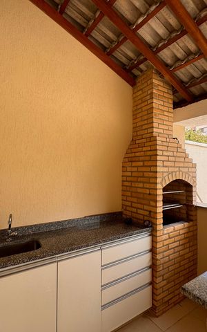 Casa de condomínio à venda com 203m², 5 quartos e 3 vagas Casa de condomínio à venda com 203m², 5 quartos e 3 vagasÁrea externa