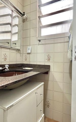 Casa à venda com 145m², 3 quartos e 1 vaga Casa à venda com 145m², 3 quartos e 1 vagaBanheiro Corredor