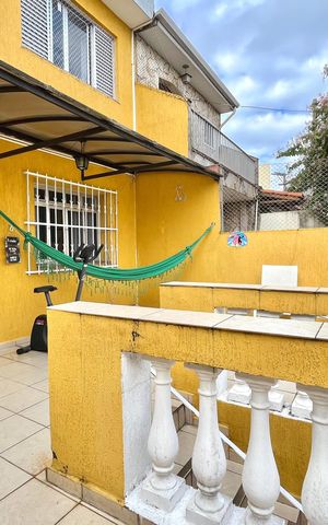 Casa à venda com 145m², 3 quartos e 1 vaga Casa à venda com 145m², 3 quartos e 1 vagaÁrea externa