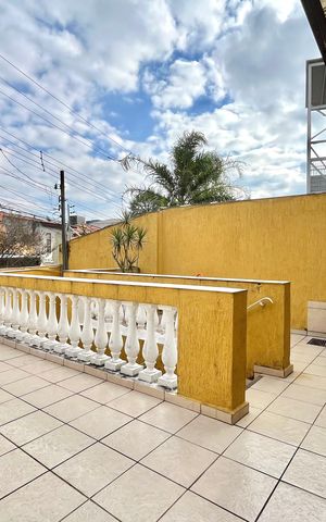 Casa à venda com 145m², 3 quartos e 1 vaga Casa à venda com 145m², 3 quartos e 1 vagaÁrea externa