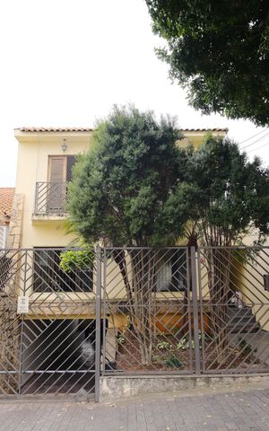 Casa para alugar com 500m², 5 quartos e 5 vagasFachada