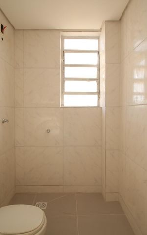 Apartamento para alugar com 69m², 2 quartos e sem vagaBanheiro