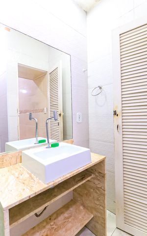 Casa à venda com 85m², 3 quartos e sem vaga Casa à venda com 85m², 3 quartos e sem vagaBanheiro