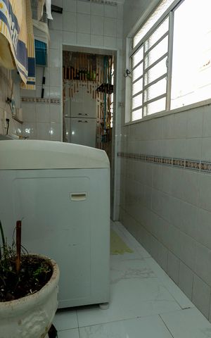 Apartamento à venda com 93m², 2 quartos e sem vaga Apartamento à venda com 93m², 2 quartos e sem vagaÁREA DE SERVIÇO