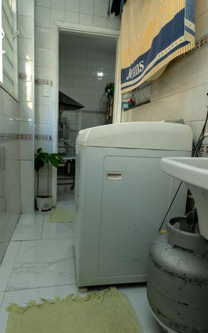 Apartamento à venda com 93m², 2 quartos e sem vaga Apartamento à venda com 93m², 2 quartos e sem vagaÁREA DE SERVIÇO