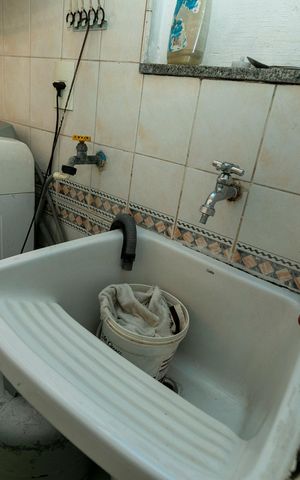 Apartamento à venda com 93m², 2 quartos e sem vaga Apartamento à venda com 93m², 2 quartos e sem vagaÁREA DE SERVIÇO