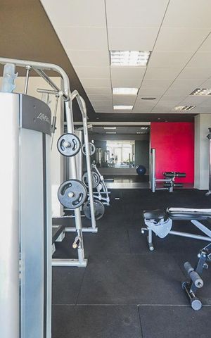 Apartamento à venda com 250m², 4 quartos e 4 vagas Apartamento à venda com 250m², 4 quartos e 4 vagasAcademia