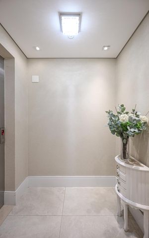 Apartamento à venda com 250m², 4 quartos e 4 vagasHall Privativo