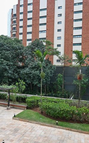 Apartamento à venda com 250m², 4 quartos e 4 vagasVista da Suíte 2