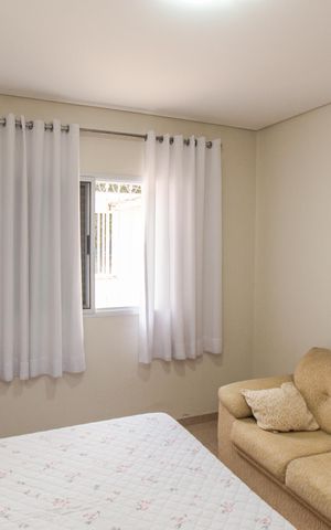 Casa à venda com 80m², 2 quartos e 4 vagas Casa à venda com 80m², 2 quartos e 4 vagasQuarto