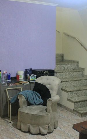 Casa à venda com 117m², 2 quartos e 1 vagaSala