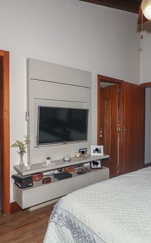 Casa de condomínio à venda com 234m², 3 quartos e 2 vagasSuíte