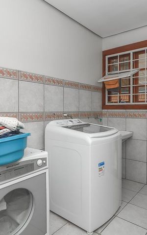 Casa de condomínio à venda com 234m², 3 quartos e 2 vagasÁrea de Serviço