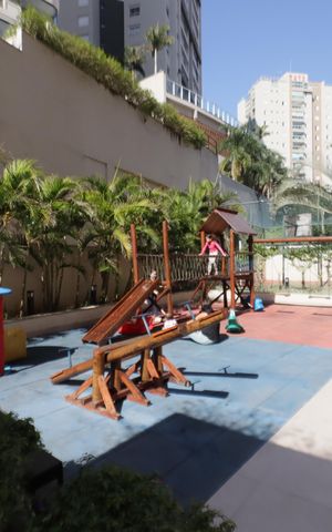 Apartamento à venda com 80m², 2 quartos e 2 vagasÁrea comum - Playground
