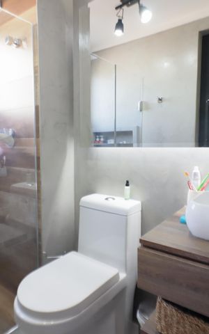Apartamento à venda com 80m², 2 quartos e 2 vagasBanheiro da Suíte 1