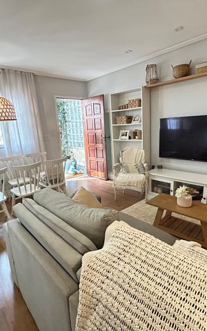 Casa à venda com 96m², 2 quartos e 1 vagaSala