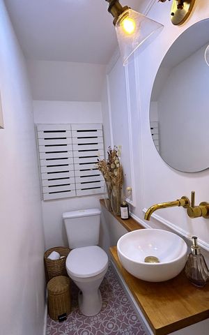 Casa à venda com 96m², 2 quartos e 1 vagaLavabo