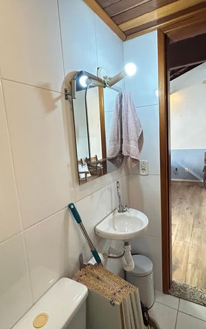 Casa à venda com 96m², 2 quartos e 1 vagaBanheiro 2