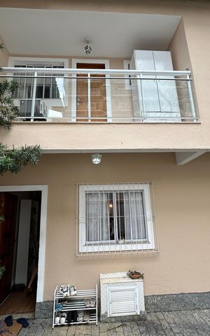 Casa à venda com 96m², 2 quartos e 1 vagaFachada