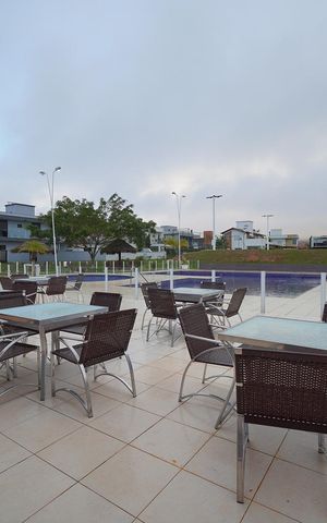 Casa de condomínio para alugar com 260m², 4 quartos e 2 vagasÁrea da Piscina