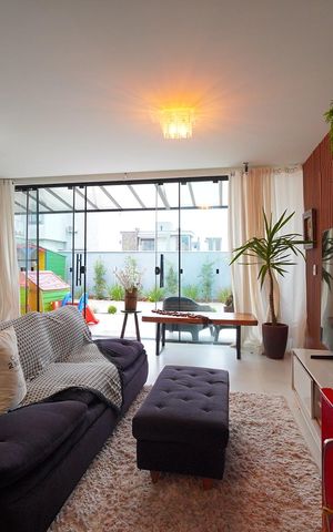 Casa de condomínio para alugar com 260m², 4 quartos e 2 vagasSala