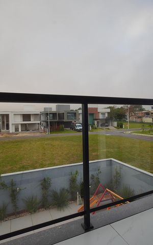 Casa de condomínio para alugar com 260m², 4 quartos e 2 vagasVaranda da Suíte 2