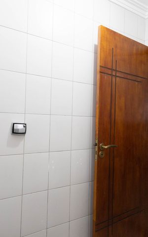 Casa à venda com 1000m², 4 quartos e 10 vagas Casa à venda com 1000m², 4 quartos e 10 vagasBanheiro da Garagem