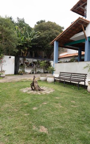 Casa à venda com 1000m², 4 quartos e 10 vagas Casa à venda com 1000m², 4 quartos e 10 vagasQuintal