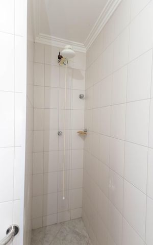Casa à venda com 1000m², 4 quartos e 10 vagas Casa à venda com 1000m², 4 quartos e 10 vagasBanheiro da Garagem
