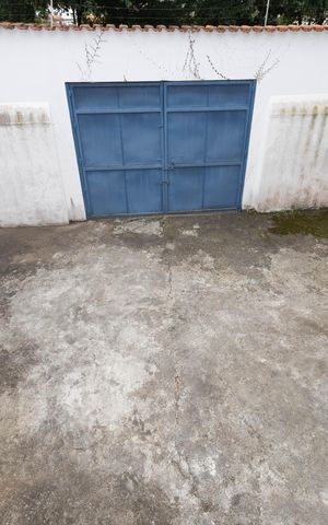 Casa à venda com 1000m², 4 quartos e 10 vagas Casa à venda com 1000m², 4 quartos e 10 vagasGaragem