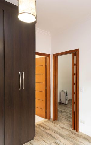 Casa à venda com 1000m², 4 quartos e 10 vagas Casa à venda com 1000m², 4 quartos e 10 vagasCloset